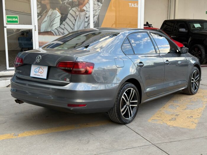 VOLKSWAGEN JETTA 2017 - Image 12