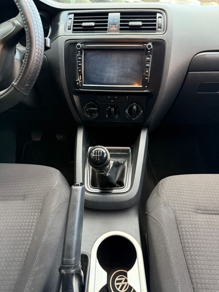 VOLKSWAGEN JETTA 2017 - Image 14