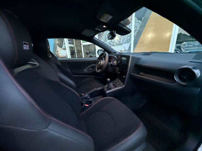 TOYOTA YARIS GR 2026 - Image 18