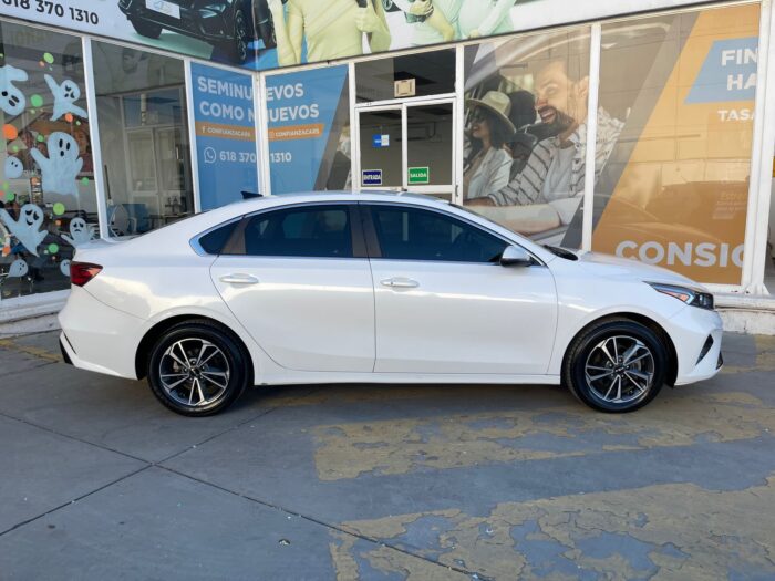 KIA  FORTE LX AT 2022 - Image 5