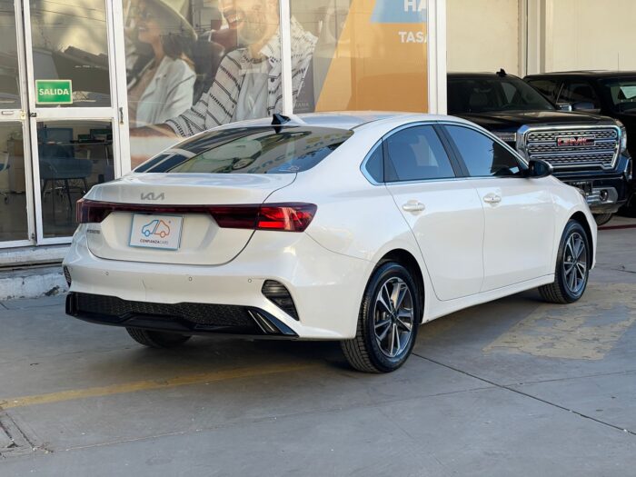 KIA  FORTE LX AT 2022 - Image 11