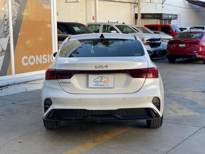 KIA  FORTE LX AT 2022 - Image 4