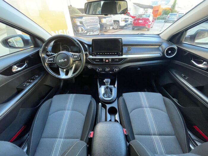 KIA  FORTE LX AT 2022 - Image 7