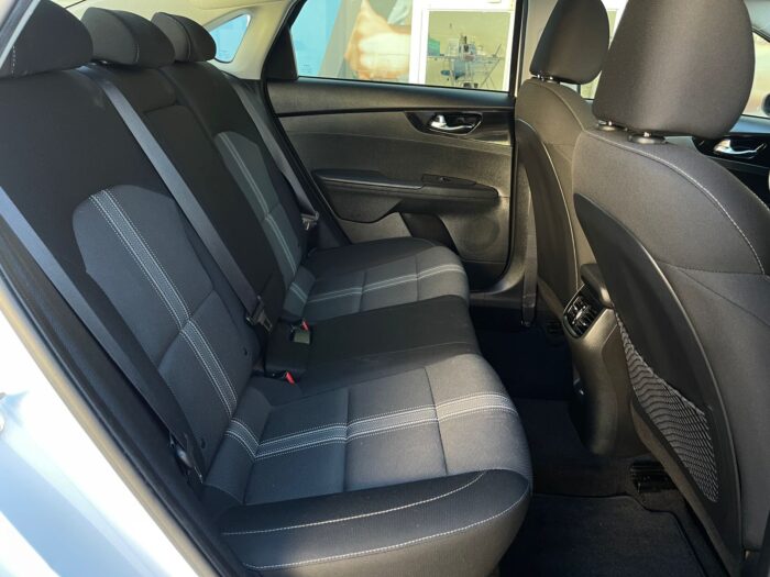 KIA  FORTE LX AT 2022 - Image 16