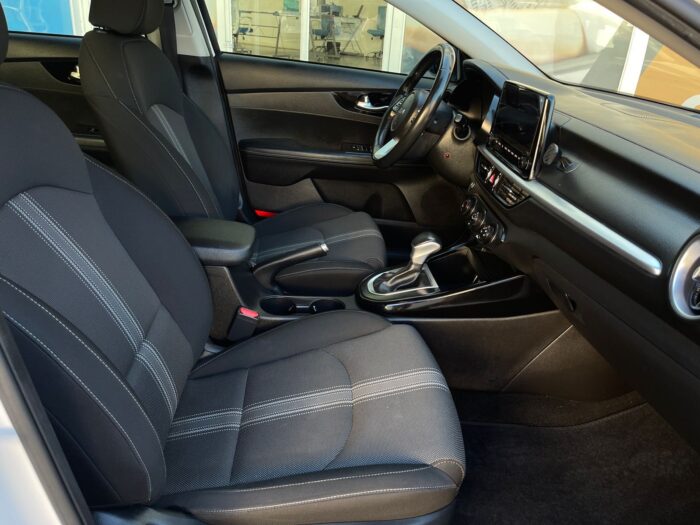 KIA  FORTE LX AT 2022 - Image 17