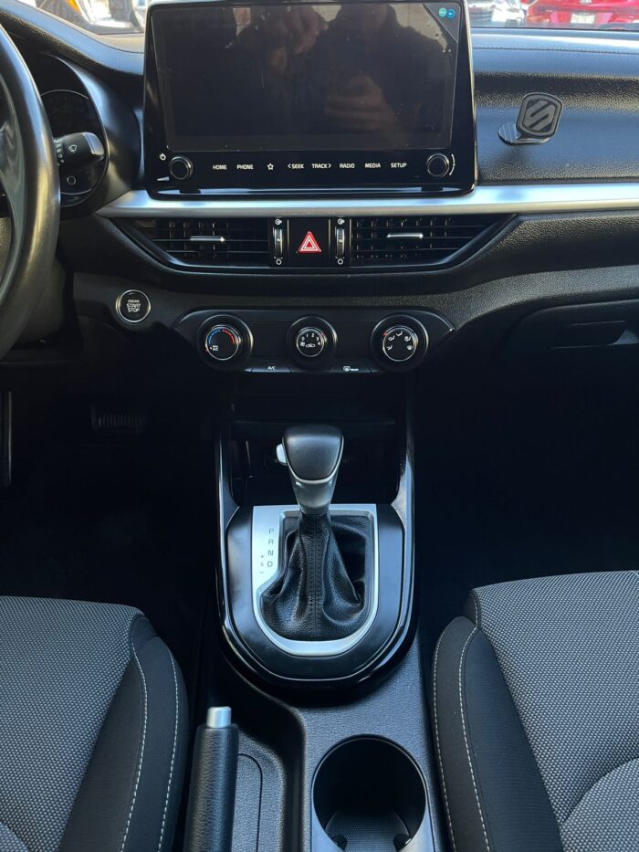 KIA  FORTE LX AT 2022 - Image 8