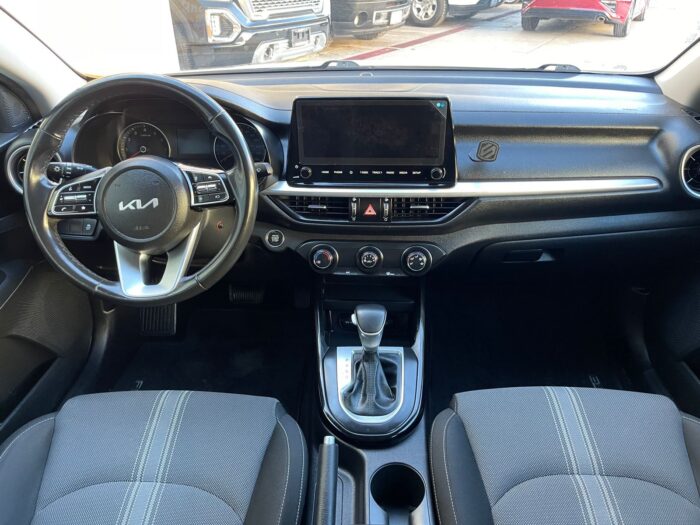 KIA  FORTE LX AT 2022 - Image 3