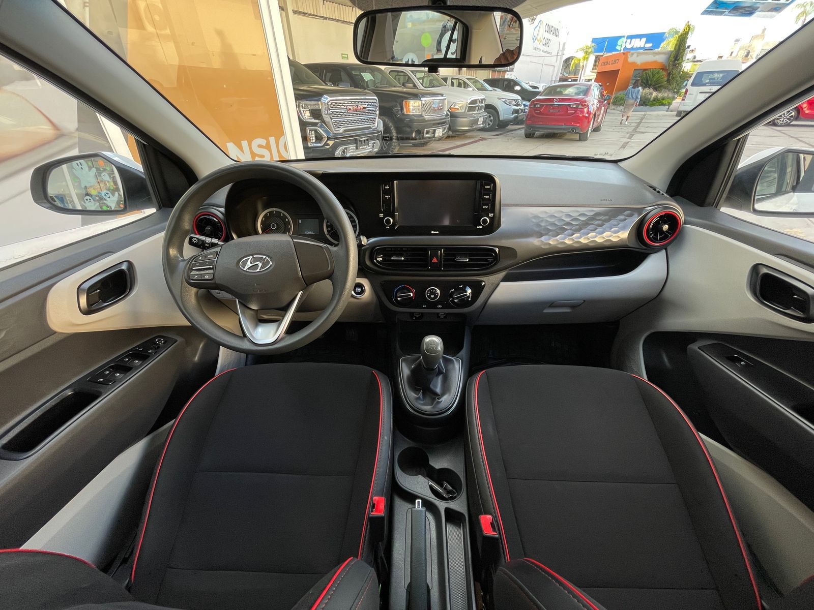 HYUNDAI GRAND I10 GLS MT 2023 - Image 15