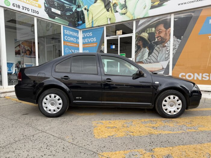 VOLKSWAGEN JETTA CLÁSICO 2015 - Image 9