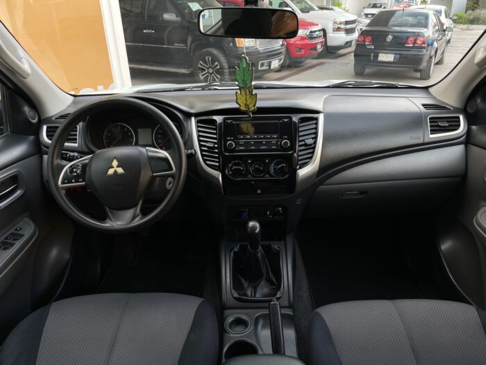 MITSUBISHI L200 4X2 TM 2018 - Image 4