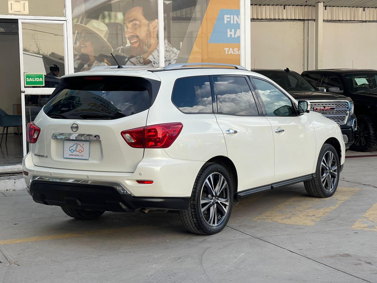 NISSAN PATHFINDER EXCLUSIVE 2017 - Image 12