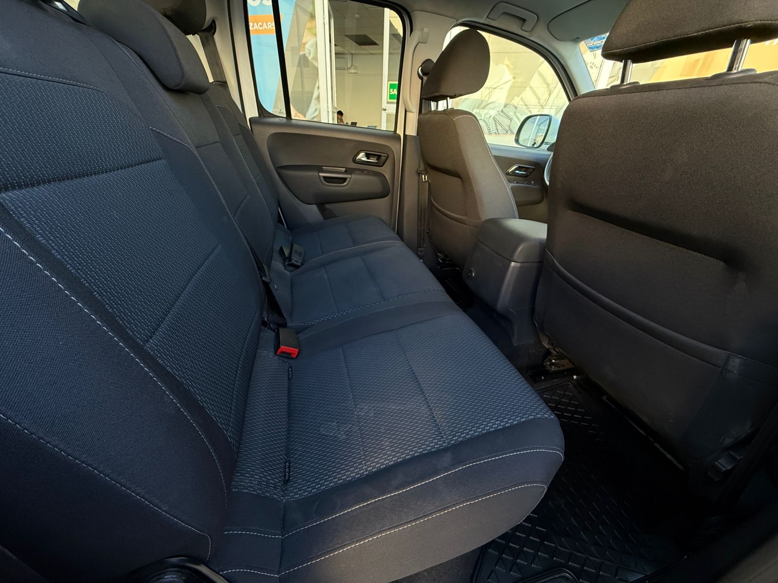 VOLKSWAGEN AMAROK HIGHLINE 4 MOTION DIÉSEL 2023 - Image 6