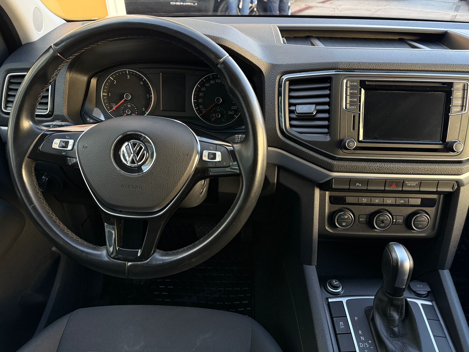 VOLKSWAGEN AMAROK HIGHLINE 4 MOTION DIÉSEL 2023 - Image 7