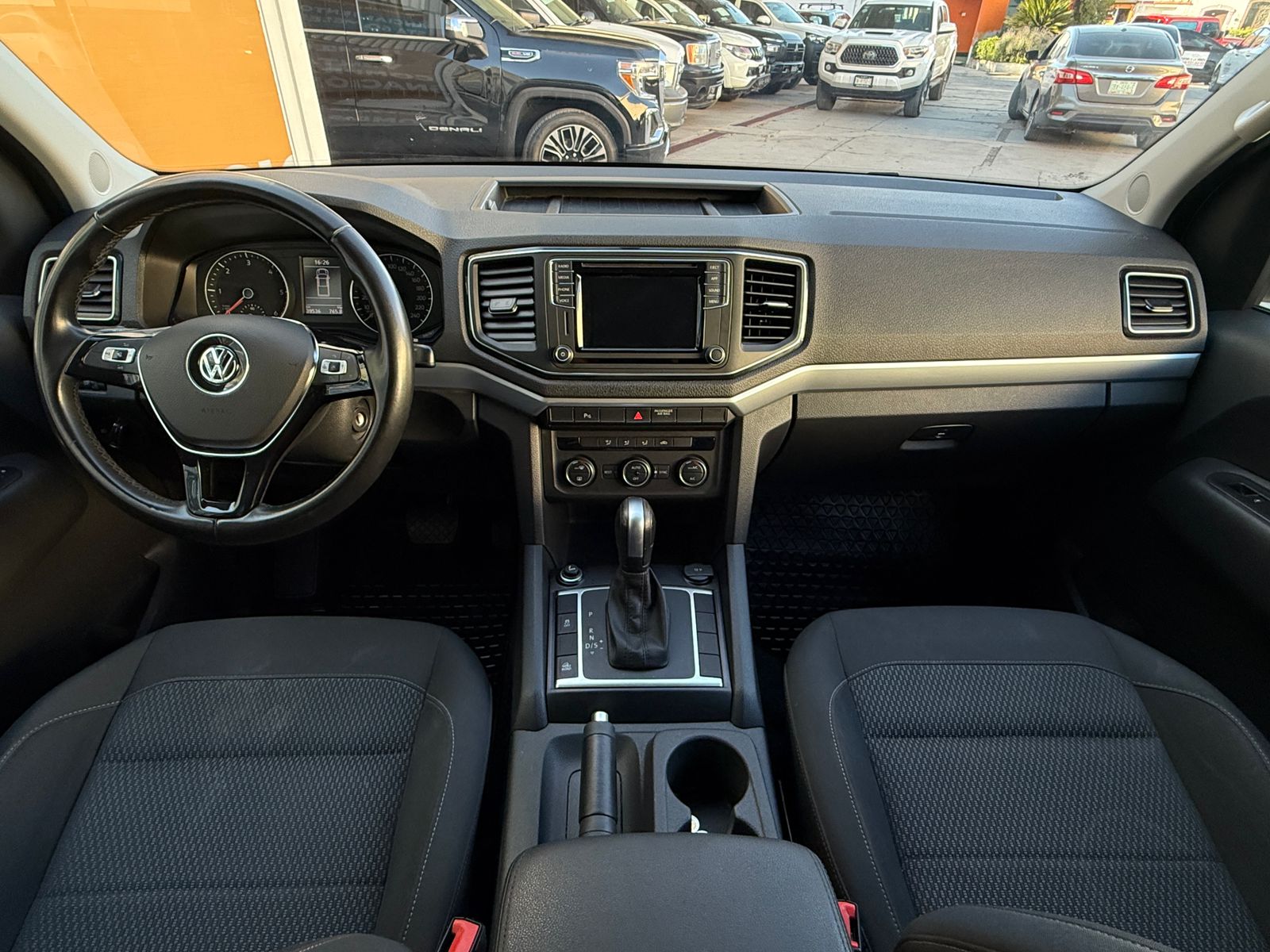 VOLKSWAGEN AMAROK HIGHLINE 4 MOTION DIÉSEL 2023 - Image 9