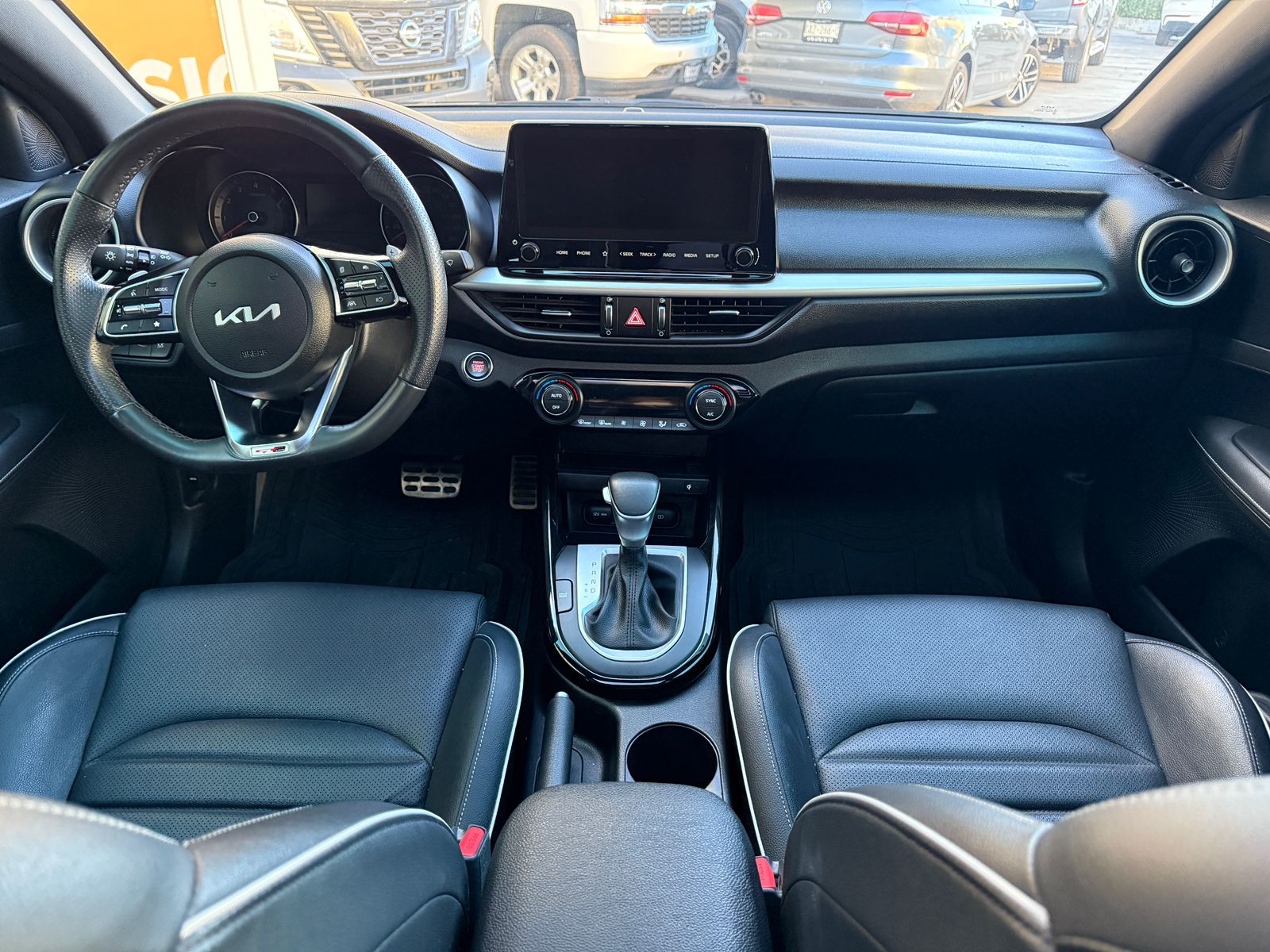 KIA FORTE GT LINE 2023 - Image 16