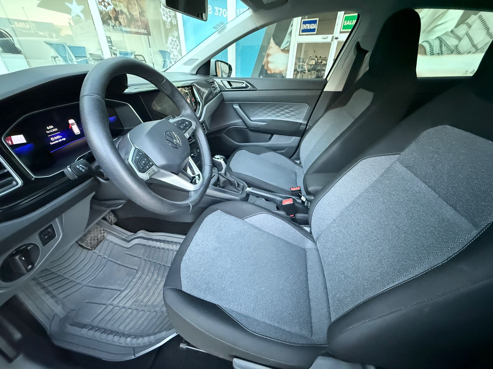 VOLKSWAGEN POLO COMFORTLINE 2024 - Image 4