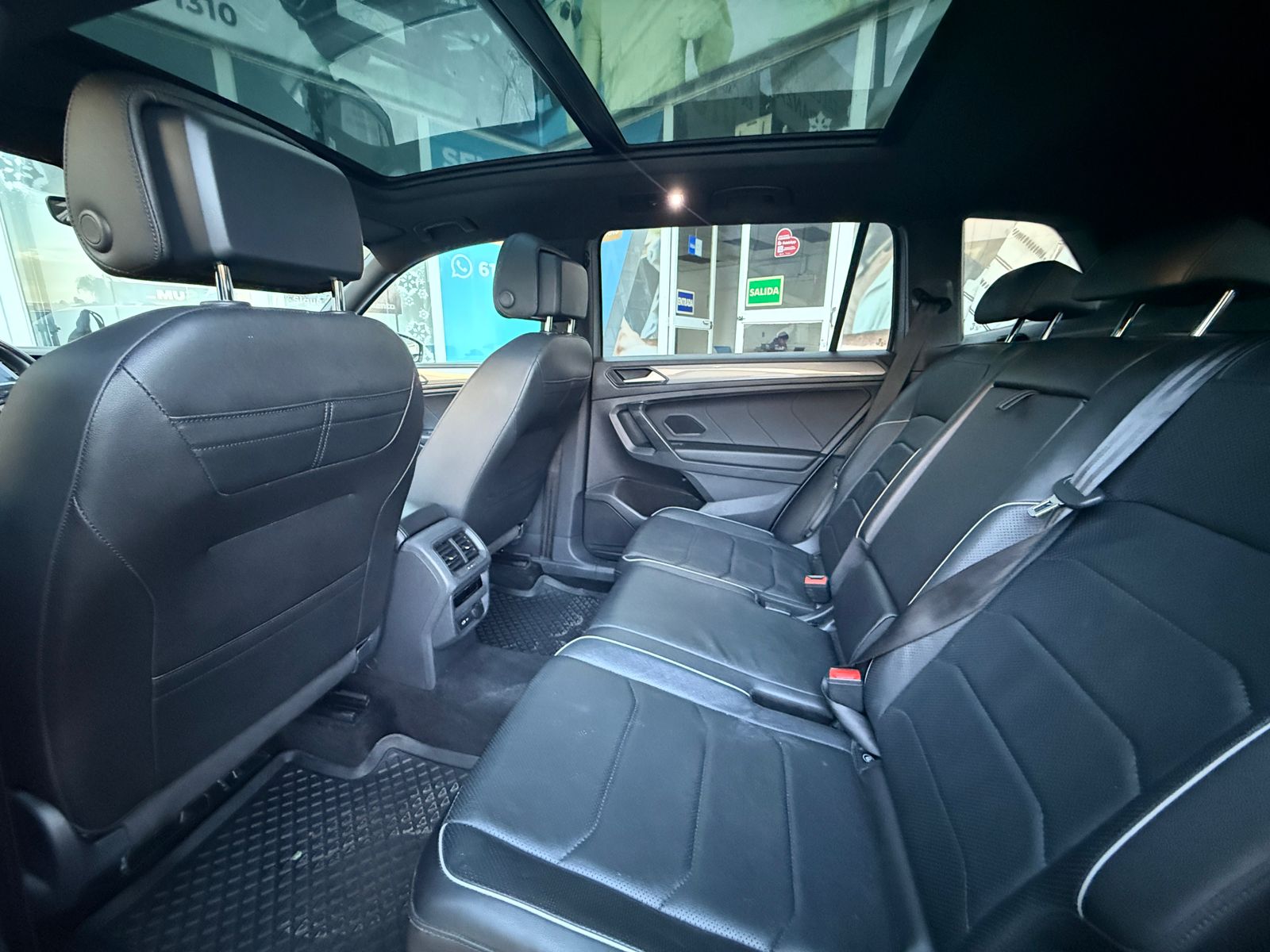 VOLKSWAGEN TIGUAN R LINE TSI 2023 - Image 7