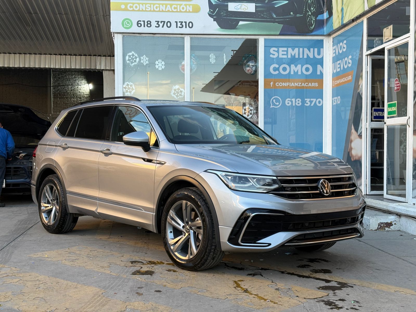 VOLKSWAGEN TIGUAN R LINE TSI 2023 - Image 17