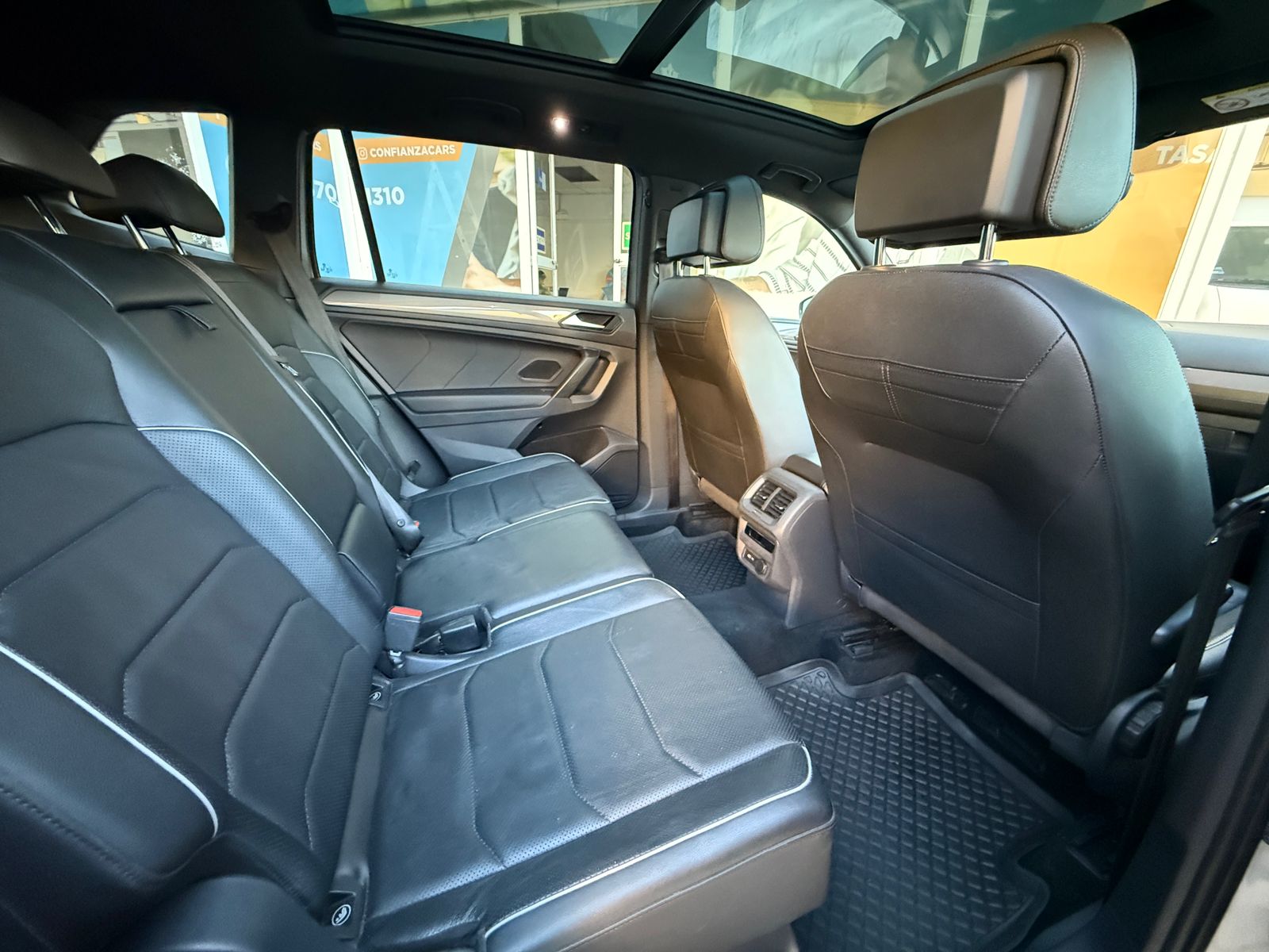 VOLKSWAGEN TIGUAN R LINE TSI 2023 - Image 14