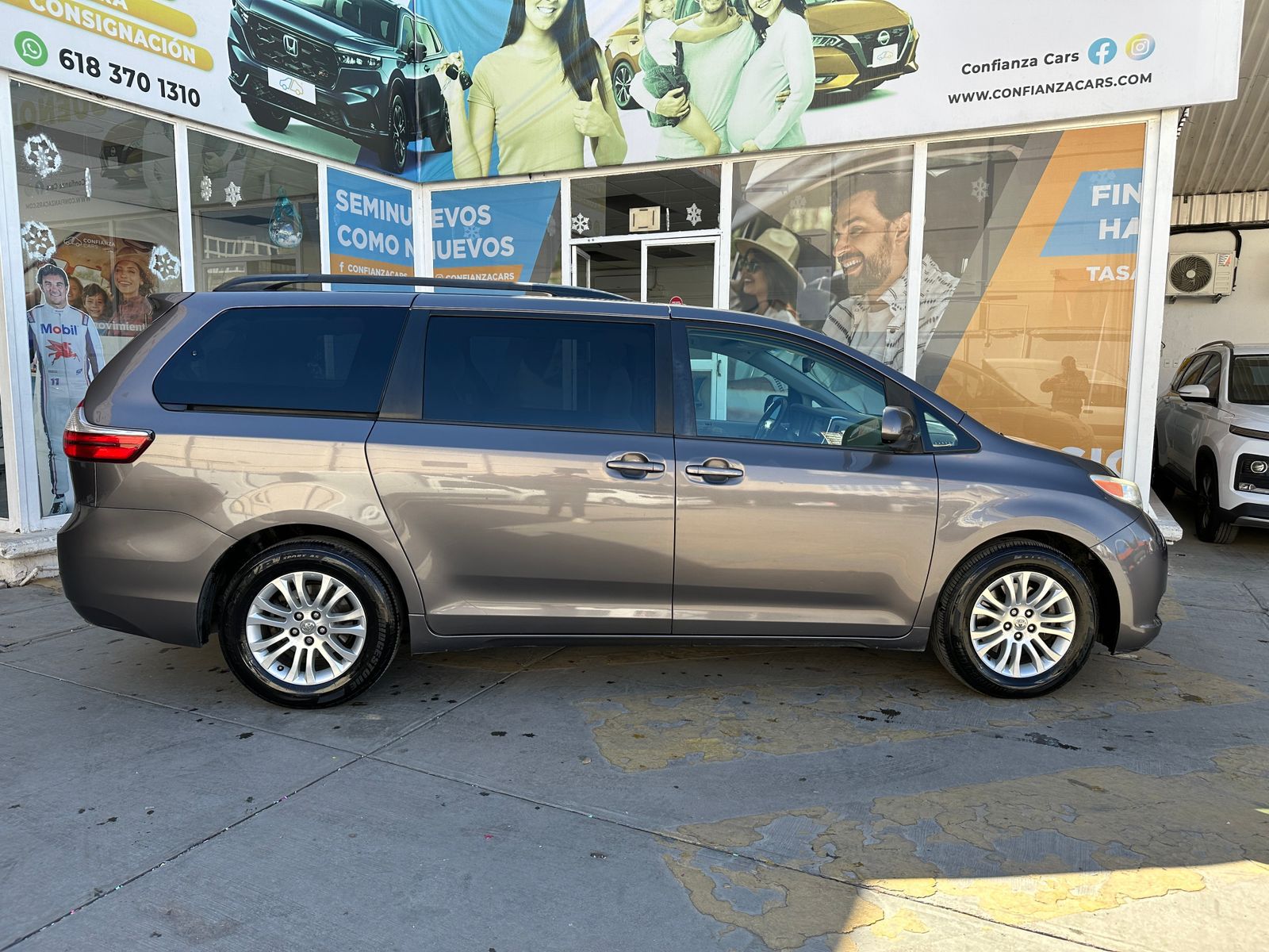 Toyotasiennagrisobscuro11