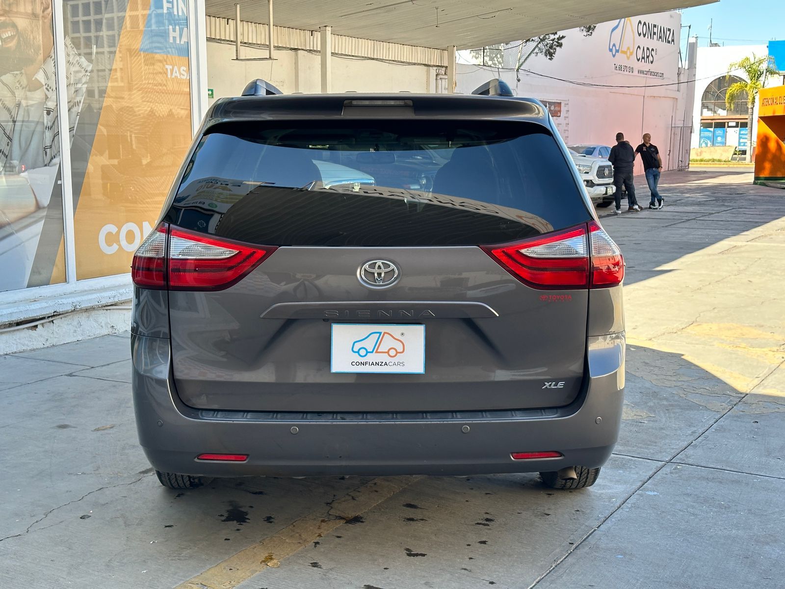 Toyotasiennagrisobscuro15