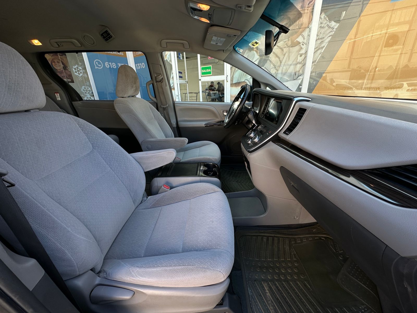 Toyotasiennagrisobscuro5