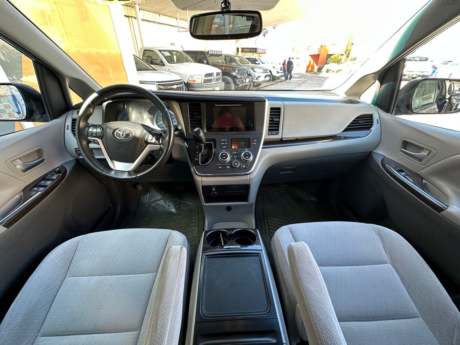 Toyotasiennagrisobscuro6