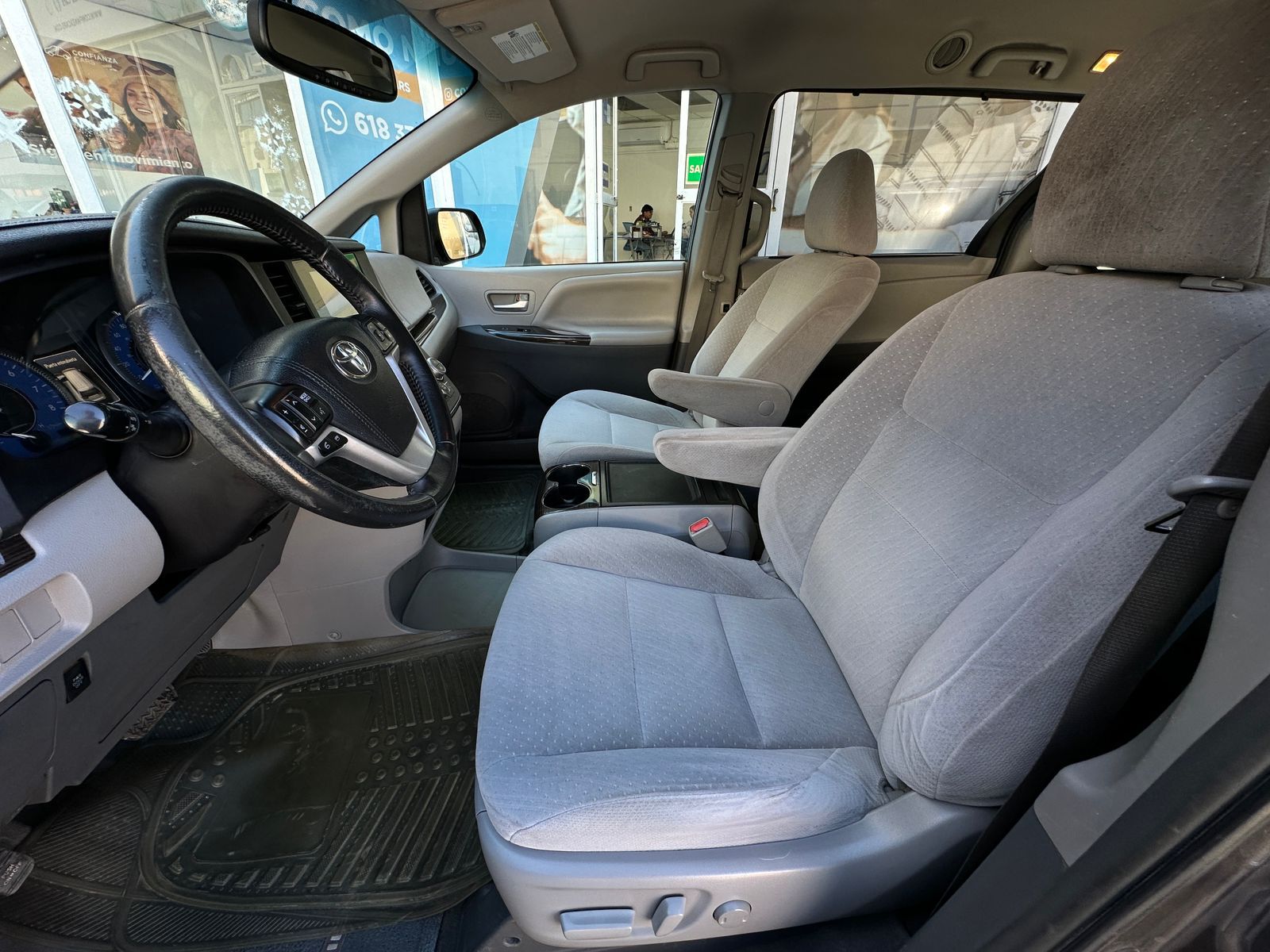 Toyotasiennagrisobscuro8